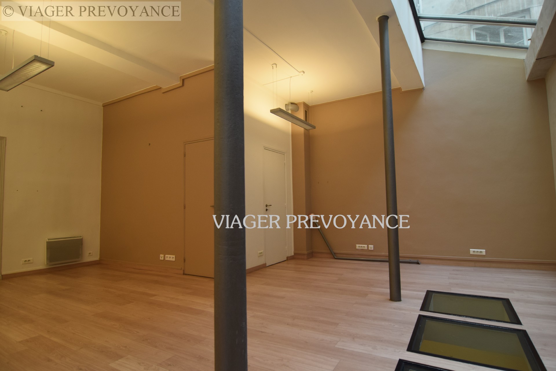 Commercial surface A property to buy, PARIS, 88 m², 2 rooms