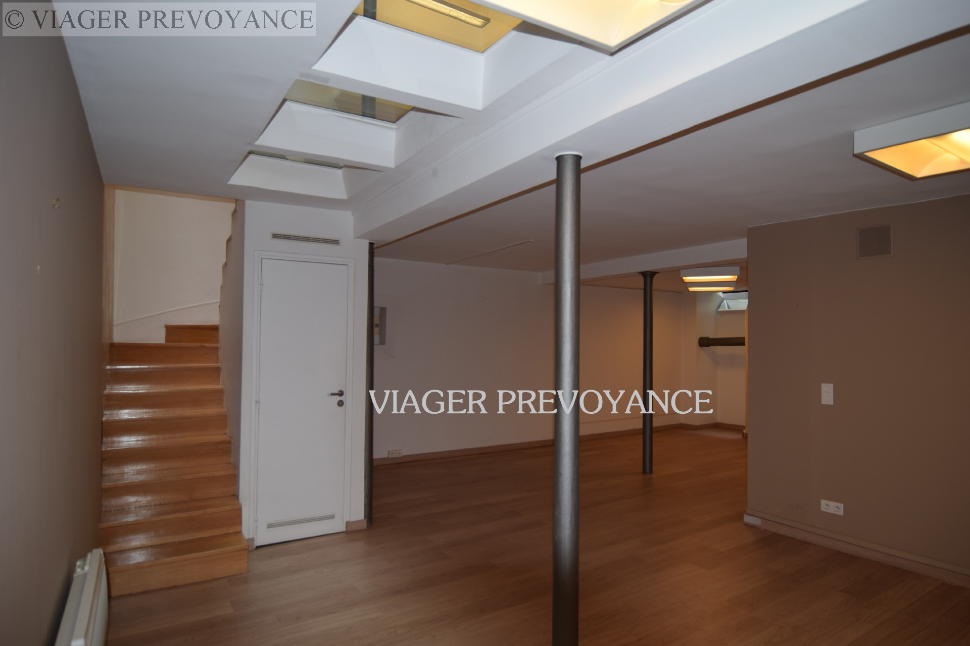 Commercial surface A property to buy, PARIS, 88 m², 2 rooms