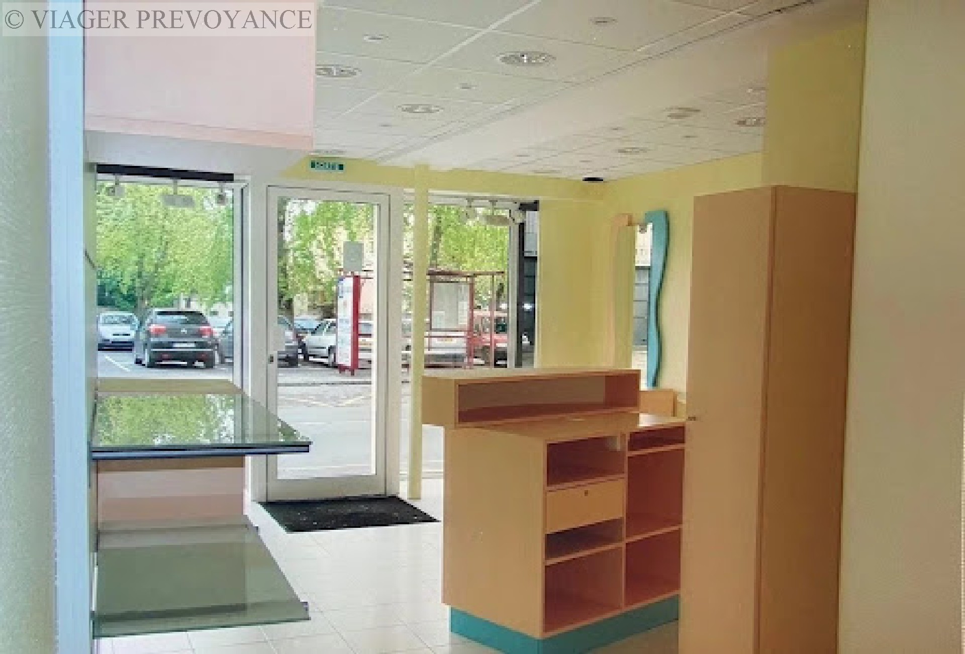 Commercial surface A property to buy, PONT STE MAXENCE, 62 m², 2 rooms